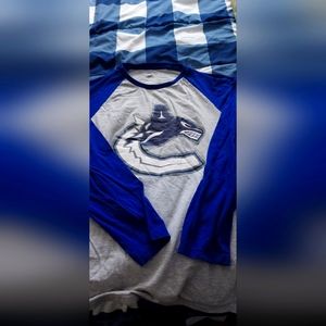 Canucks 3/4 reglan shirt LRG